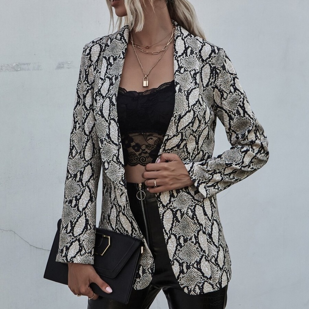 Luxe SnakeSkin Print open front blazer - Picture 2 of 5